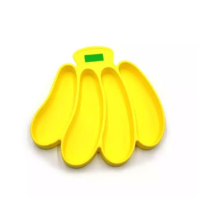 Modern Muz Şekilli Silikon Bebek Tepsisi Emme Kendi Kendine Beslenen BPA Free Özelleştirilmiş